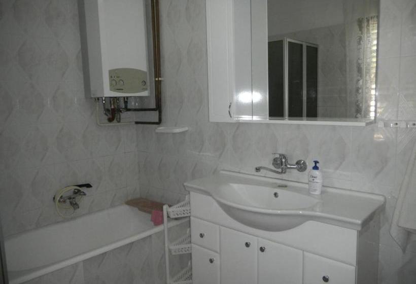 Sunny Hill Apartments