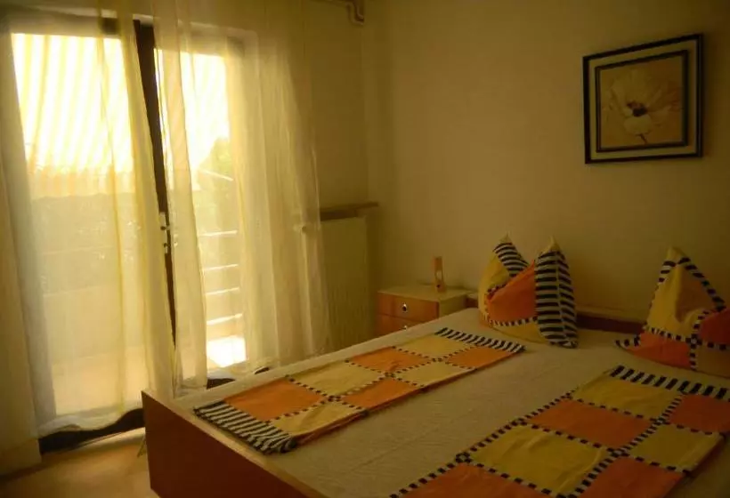 Sunny Hill Apartments