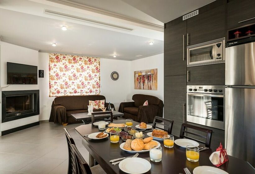 Beautiful Pool Villa For Relaxing Family Holidays