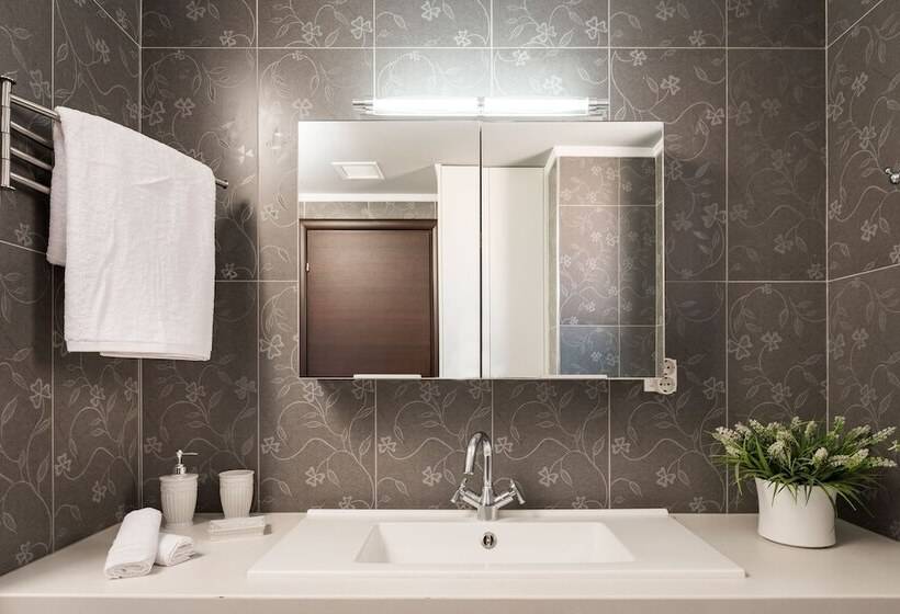 Beautiful Pool Villa For Relaxing Family Holidays