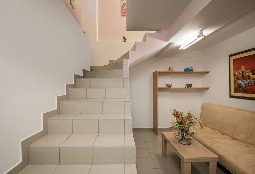 Beautiful Pool Villa For Relaxing Family Holidays