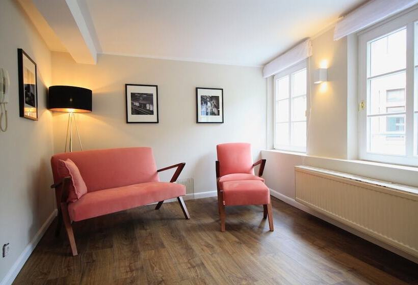 Boutique Charme Apartments 10