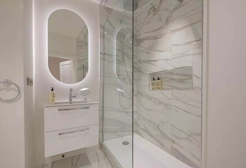 Boutique Charme Apartments 10