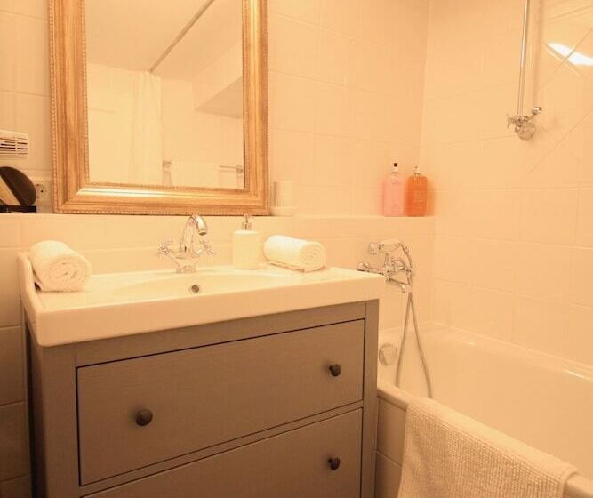 Boutique Charme Apartments 10