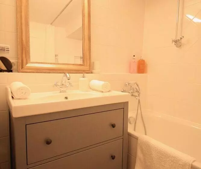 Boutique Charme Apartments 10