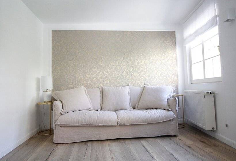 Boutique Charme Apartments 10