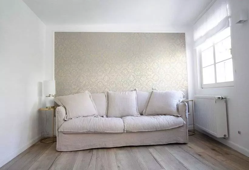 Boutique Charme Apartments 10