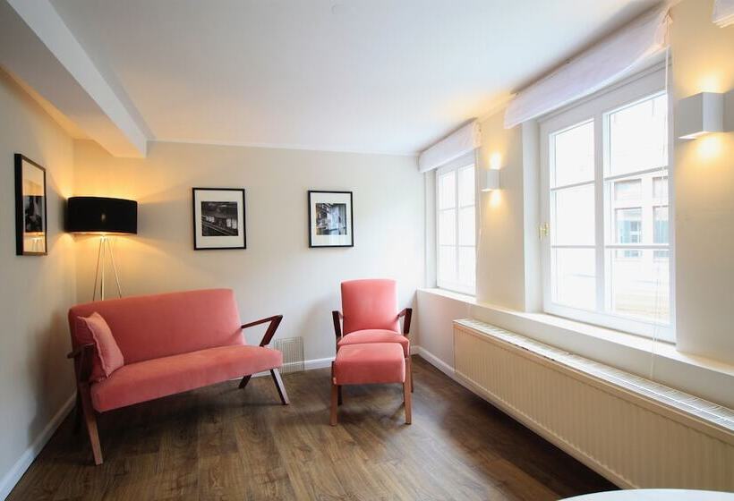 Boutique Charme Apartments 10