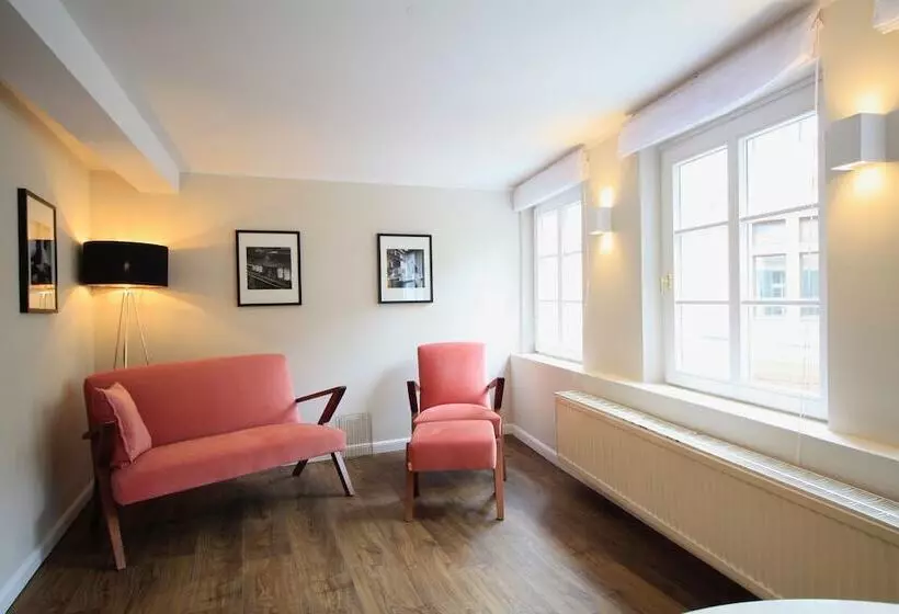 Boutique Charme Apartments 10