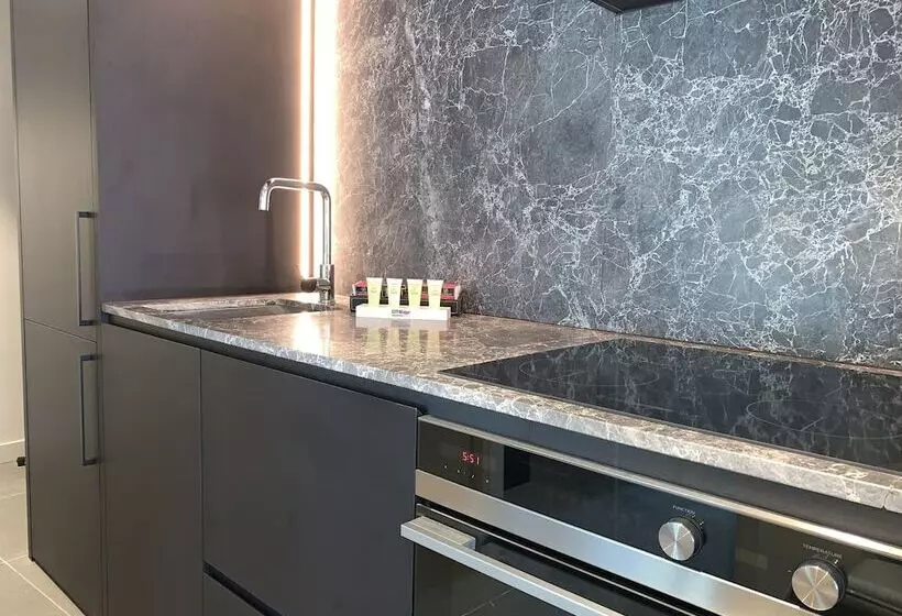 Clarion Apartments South Melbourne