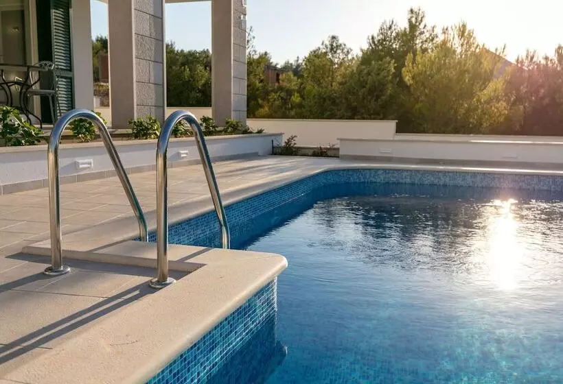 Family Villa Makarac Perfect Place To Get Away And Relax