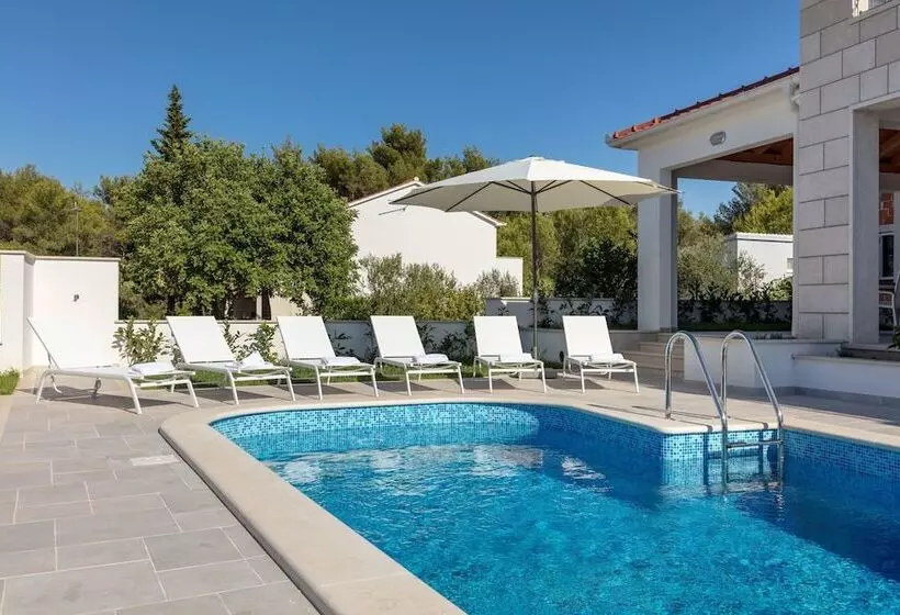 Family Villa Makarac Perfect Place To Get Away And Relax