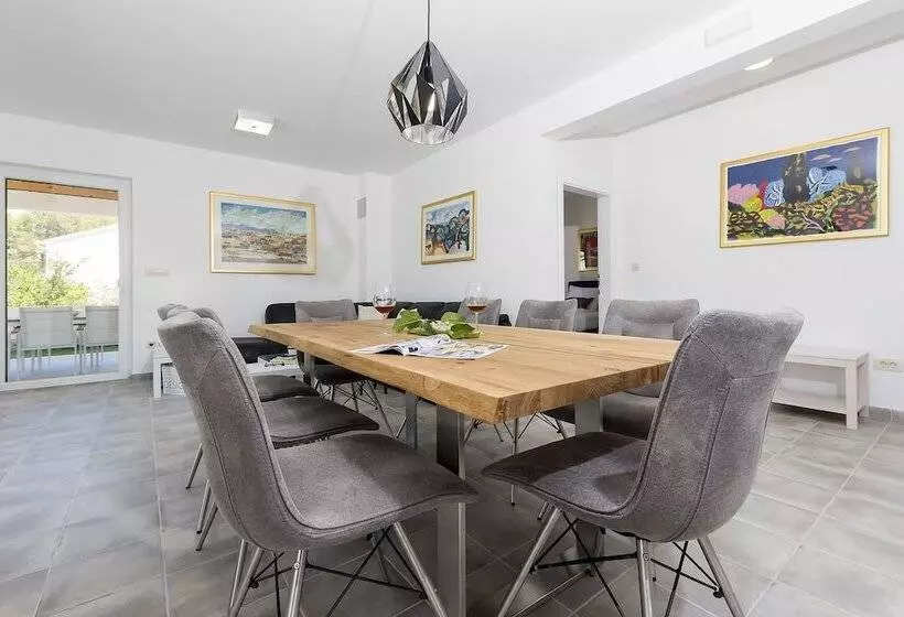 Family Villa Makarac Perfect Place To Get Away And Relax