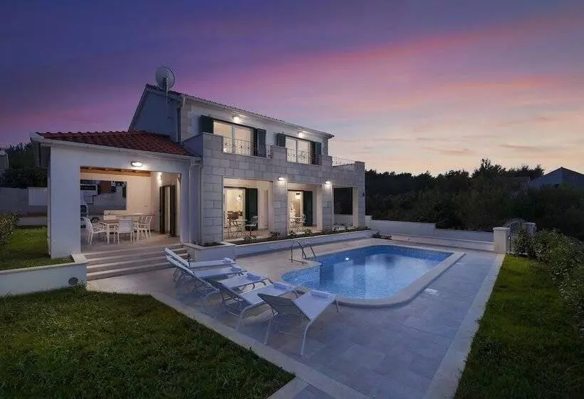 Family Villa Makarac Perfect Place To Get Away And Relax