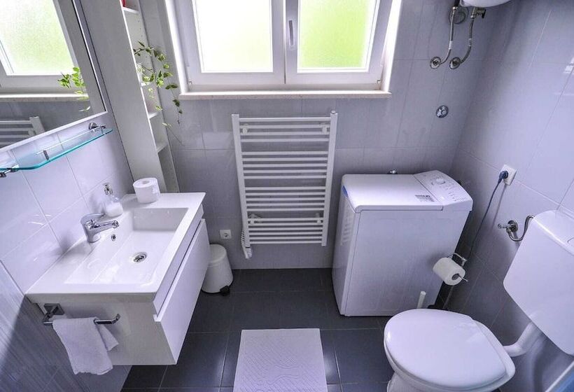 بنسيون Apartments An Ni   Adults Only