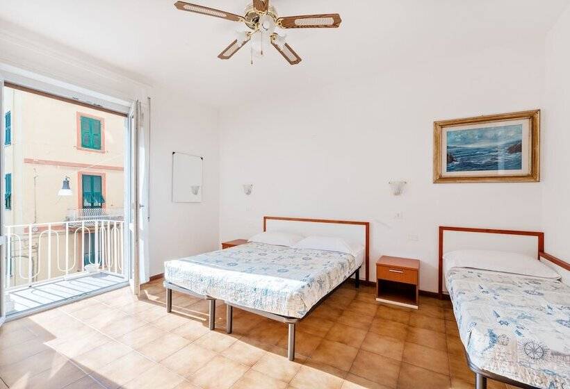 بنسيون Lia Rooms 4