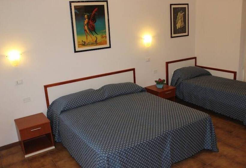 بنسيون Lia Rooms 4