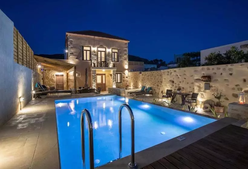 Villa Theta