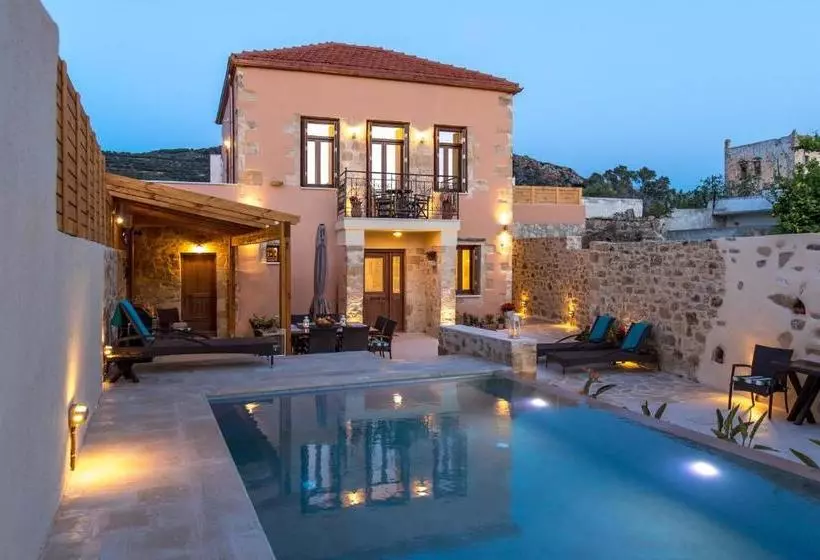 Villa Theta
