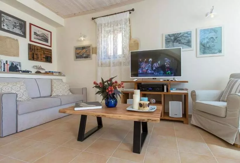 Villa Theta