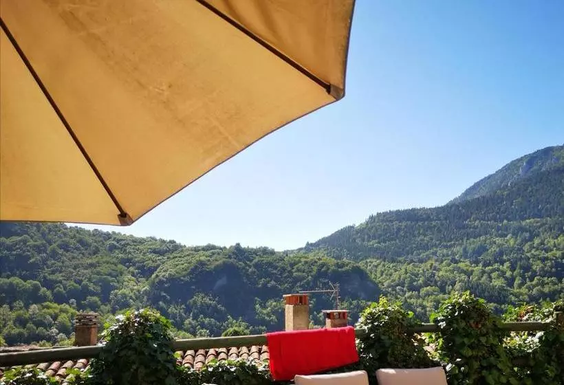 Aamiaismajoitus (B&B) La Maison Sous Le Château