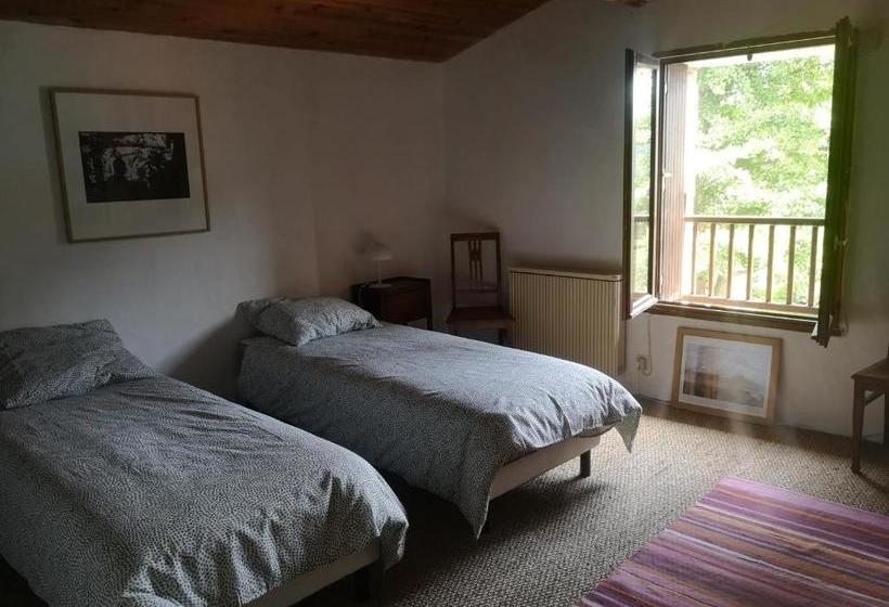 민박 La Maison Sous Le Château