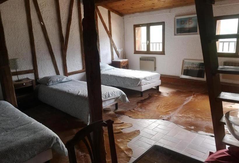 민박 La Maison Sous Le Château