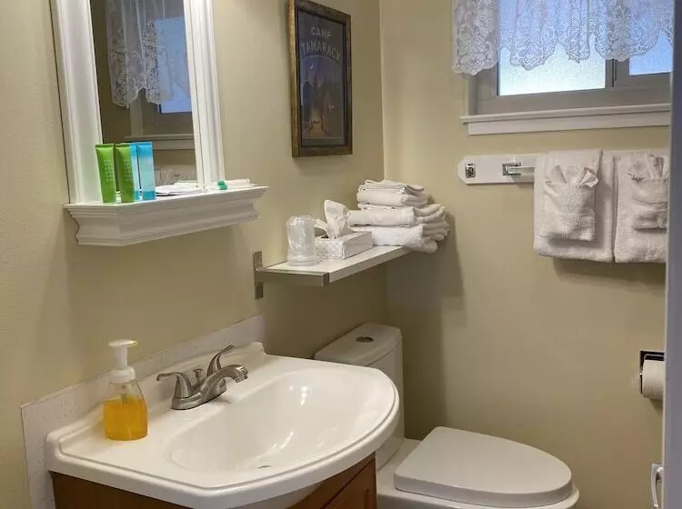 Отель Arnold Meadowmont Lodge