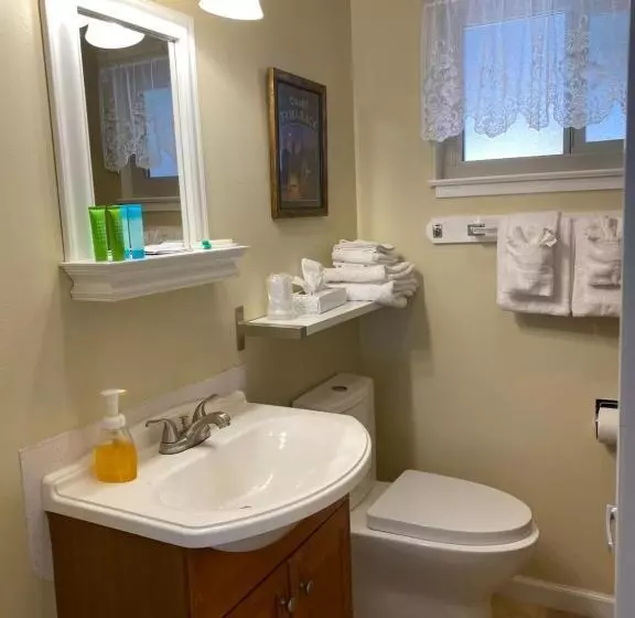 Отель Arnold Meadowmont Lodge