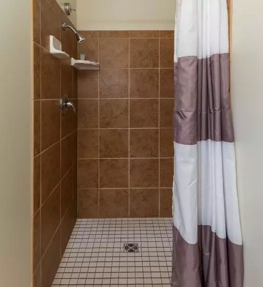 Отель Arnold Meadowmont Lodge