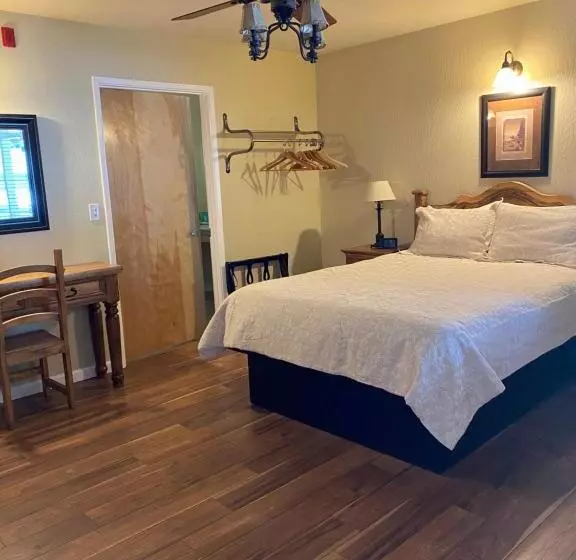 Отель Arnold Meadowmont Lodge