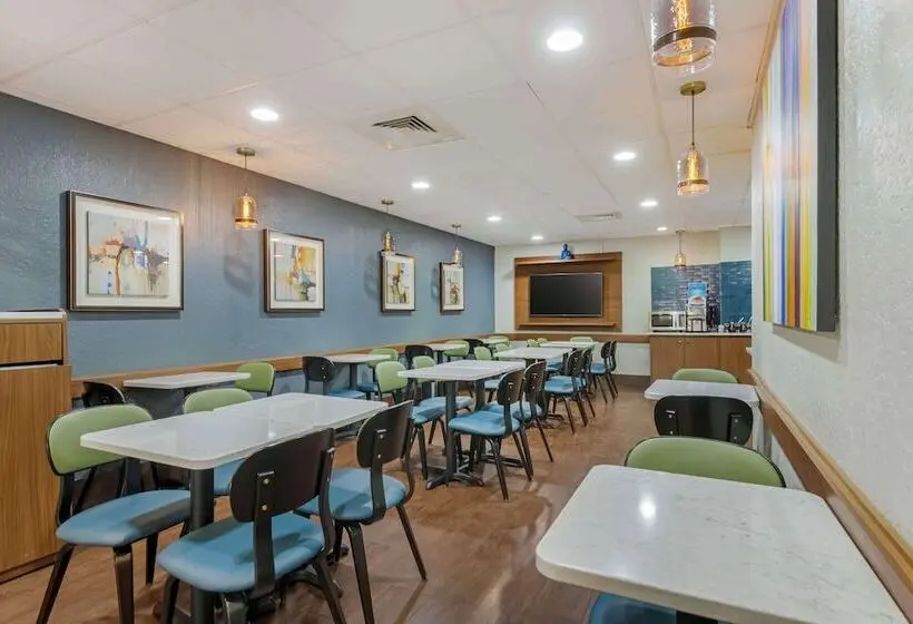 هتل Best Western Plus Universal Inn - Free Shuttle to Universal Studios!