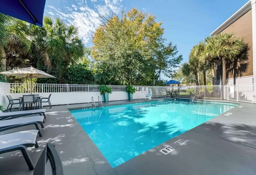 هتل Best Western Plus Universal Inn - Free Shuttle to Universal Studios!
