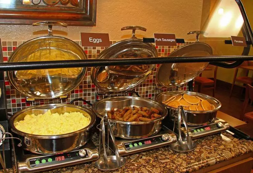 هتل Best Western Plus Universal Inn