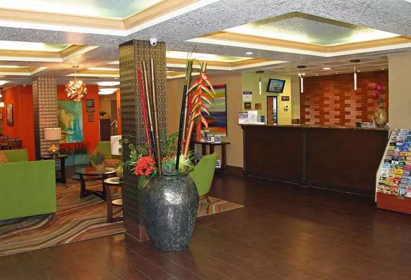 هتل Best Western Plus Universal Inn