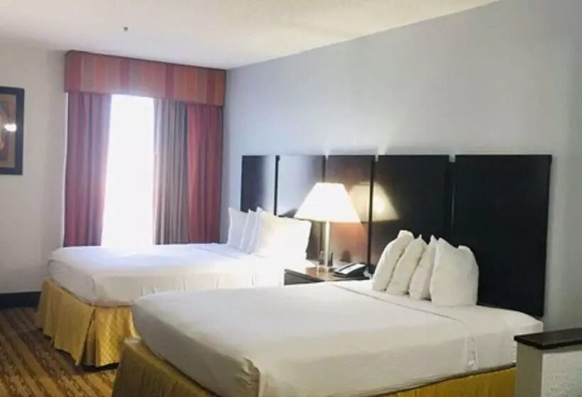 هتل Best Western Plus Universal Inn