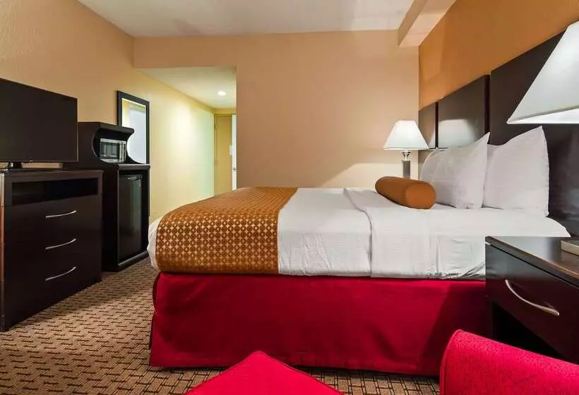 هتل Best Western Plus Universal Inn