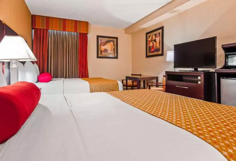 هتل Best Western Plus Universal Inn