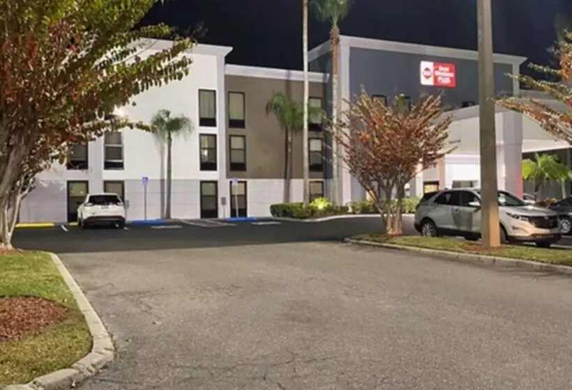 هتل Best Western Plus Universal Inn