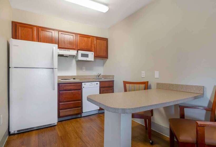 فندق Extended Stay America Suites Kansas City Lenexa 87th St