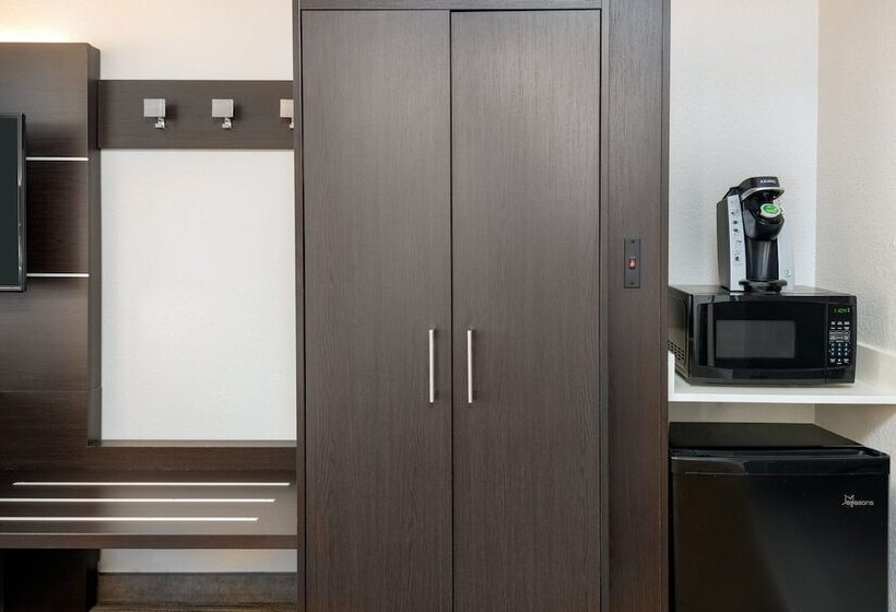 בית מלון כפרי Holiday Inn Express Miami Airport Doral Area, An Ihg