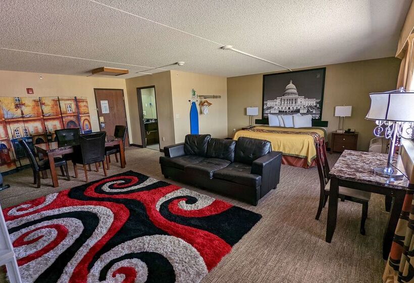 فندق Super 8 By Wyndham Wichita North