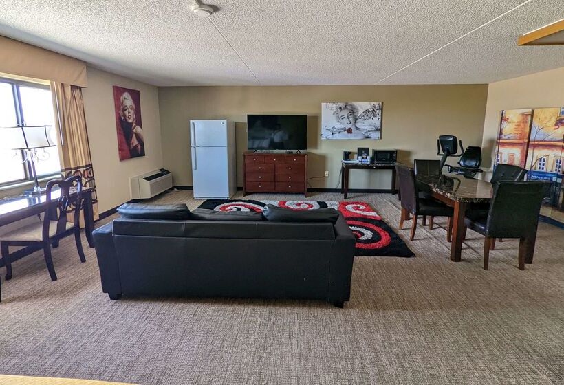 فندق Super 8 By Wyndham Wichita North