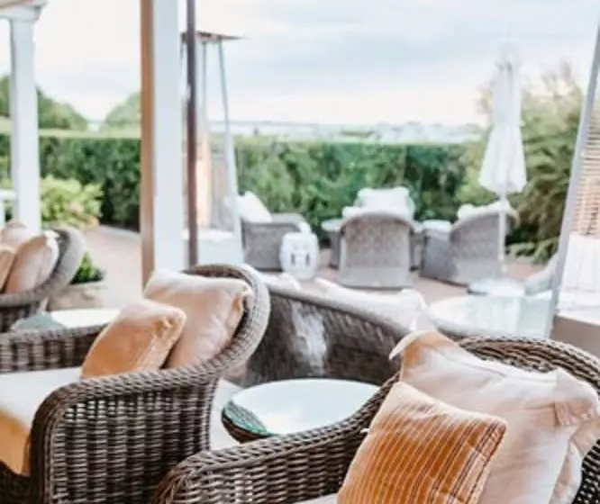 Отель The Wauwinet