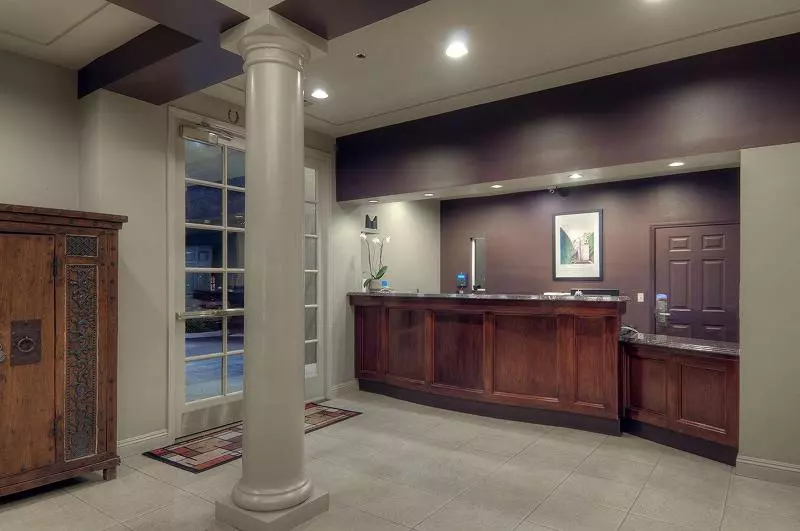 Hotel University Park Inn & Suites