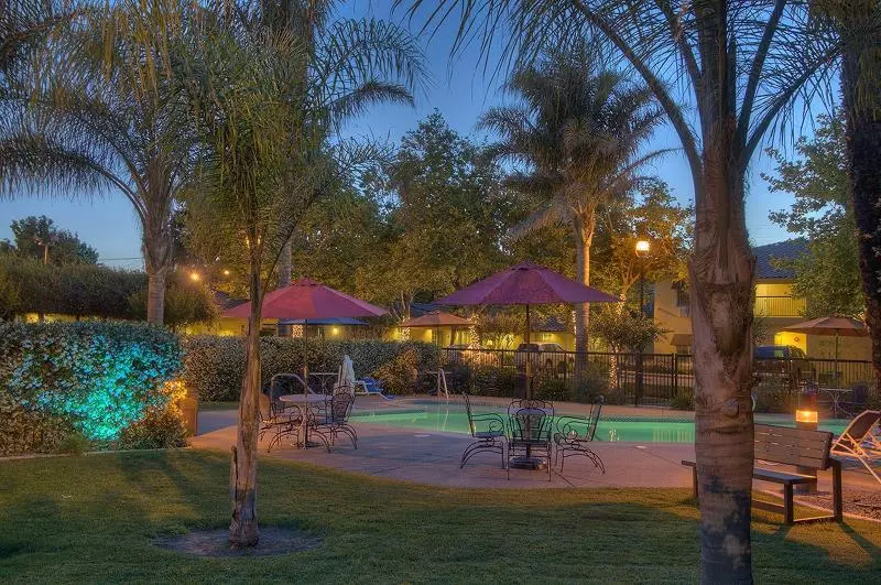 Hotel University Park Inn & Suites