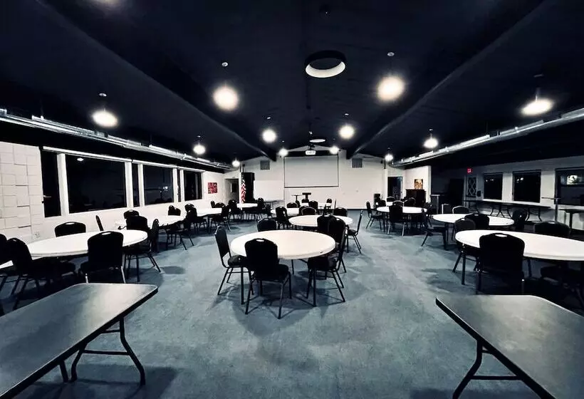 Hotel University Park Inn & Suites