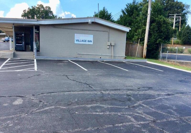 בית מלון כפרי Village Inn