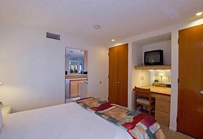 فندق Weathervane Terrace Inn And Suites