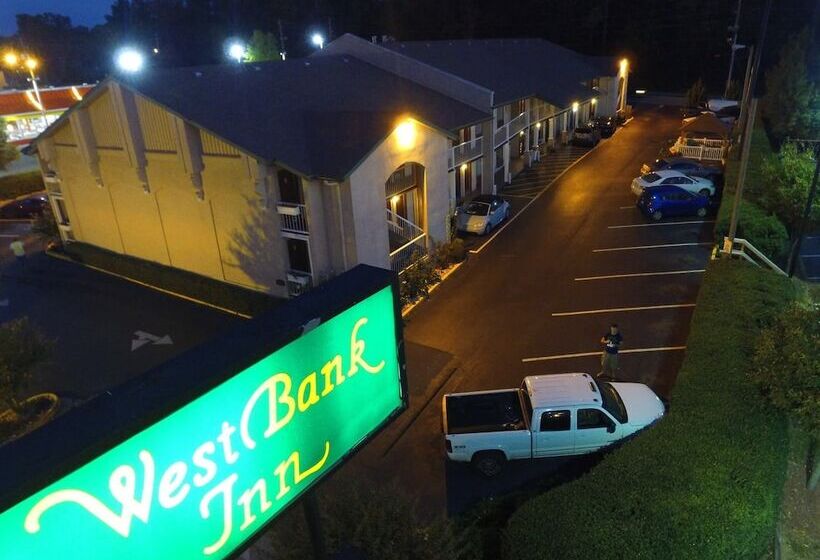 هتل West Bank Inn